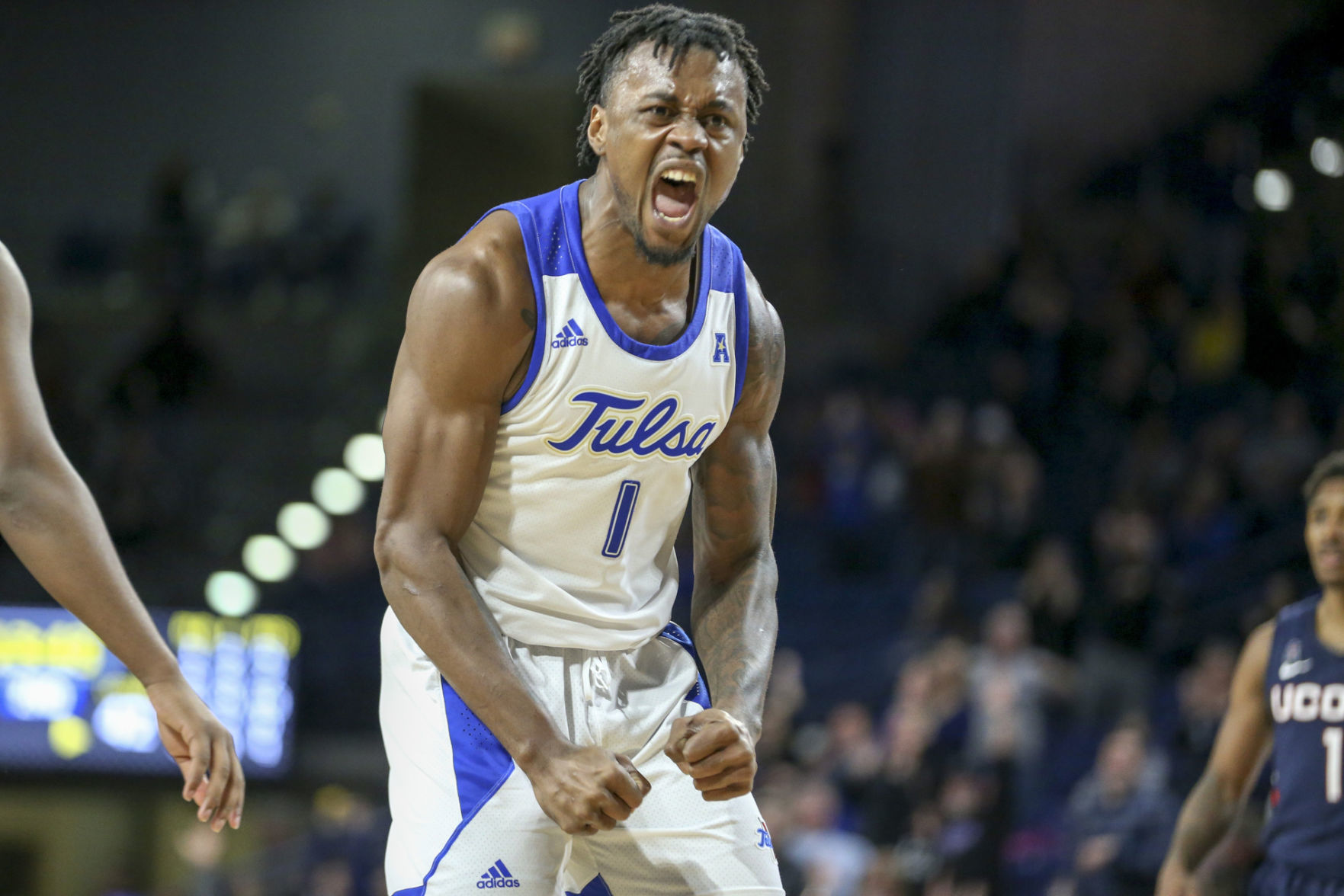 Tulsa Golden Hurricane vs Connecticut Huskies